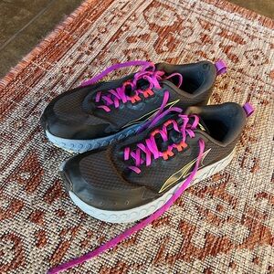 Women’s Altra shoes size 9.5